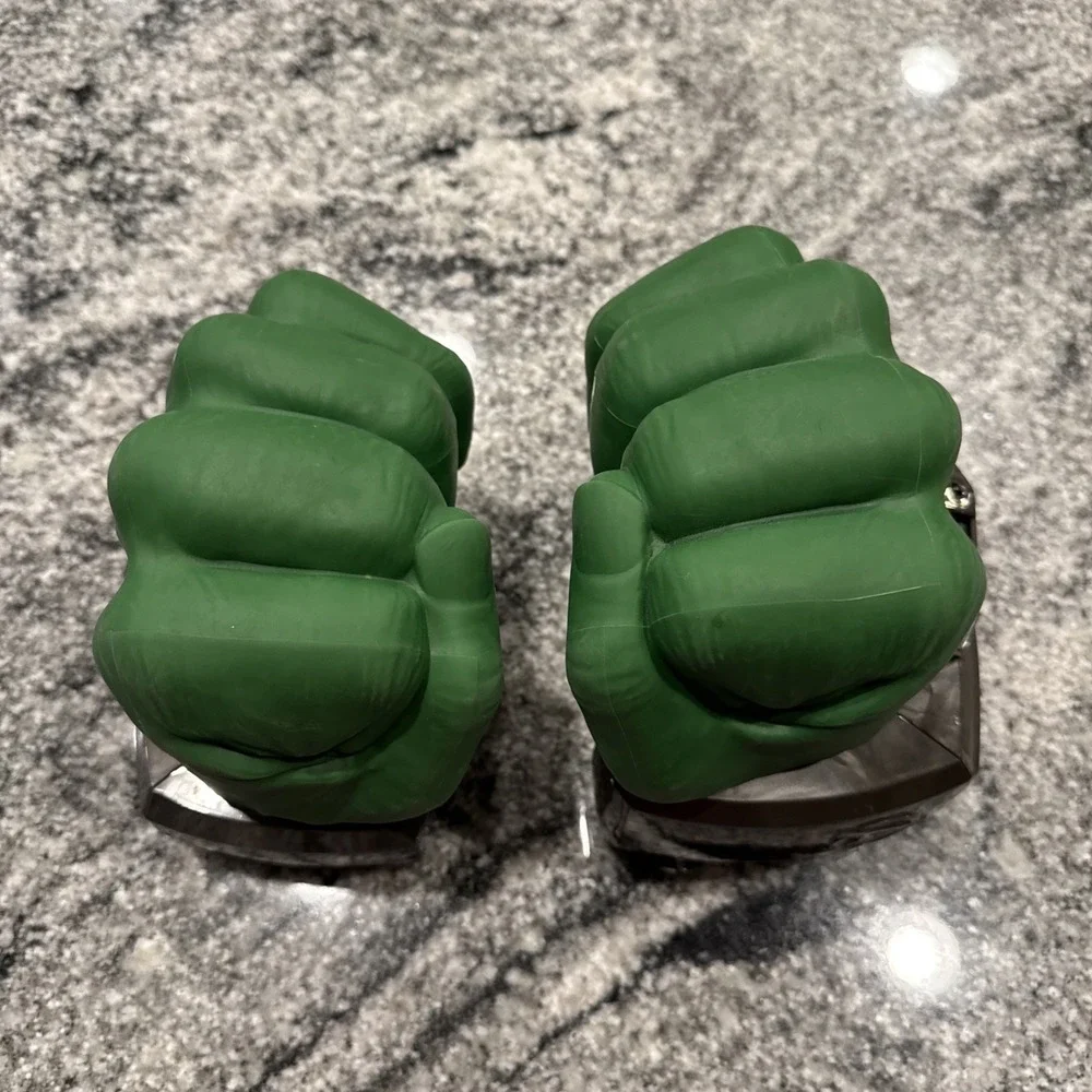 Marvel Hulk Hands‎ Fist Smash Avengers Labs Hasbro w/Sound & Lights Playmation